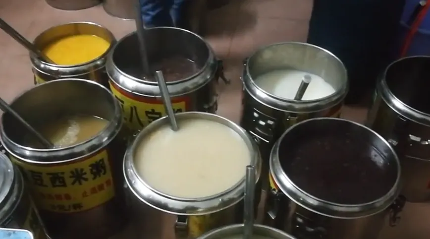 冒泡网:3毛的成本卖3块,一辆电动车,几个保温桶就可以做的冬季小生意-骏阁网