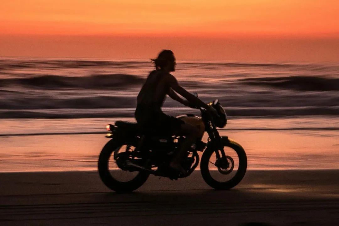 frc-0f4aee168e593a8d30bb33bba0a6e880.jpeg 冒泡网赚:赚钱的原则就是不断帮助陌生人